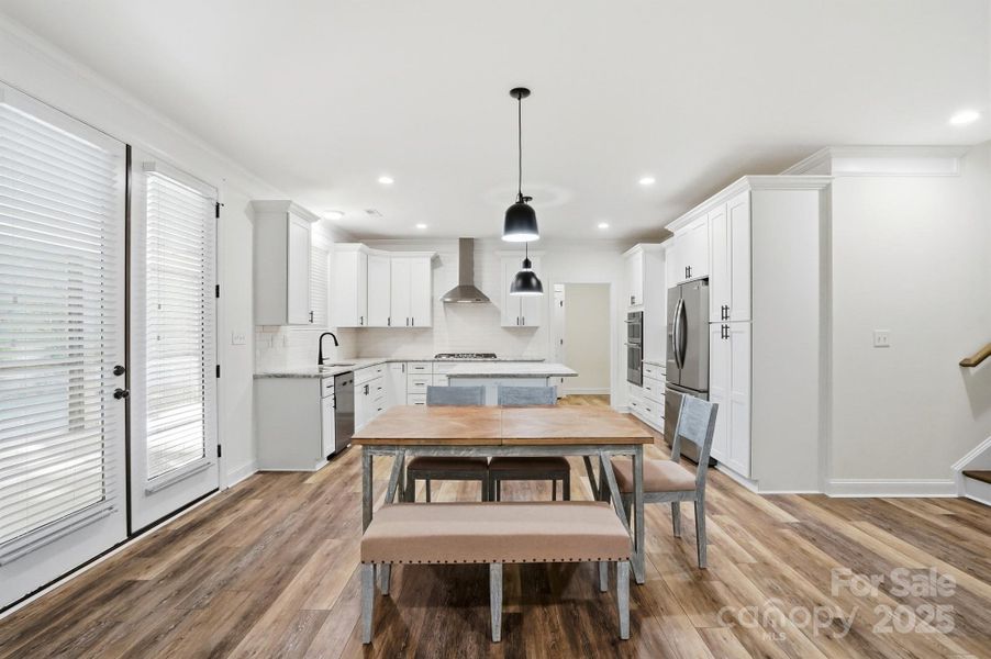 Kitchen with Breakfast Area