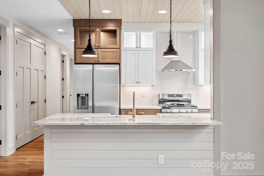 Example Rendering Example Rendering