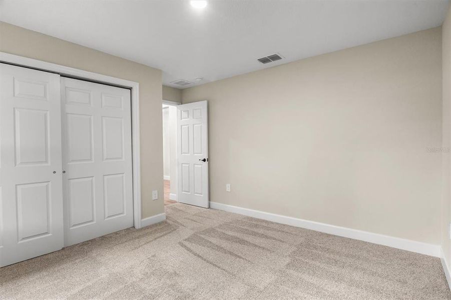 Spacious, unfurnished interior of a new home in , Eagle Lake (Image 29).