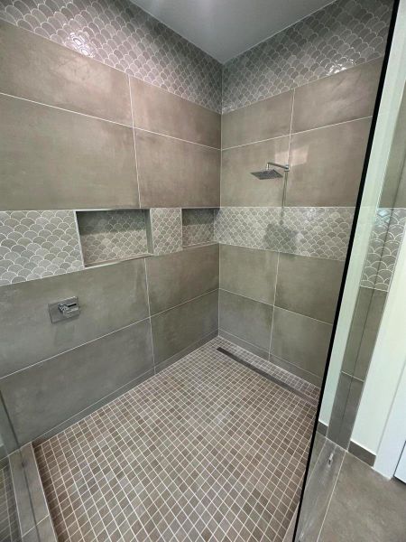 Lot 5 Master Bath Shower Lot 5 Master Bath Shower