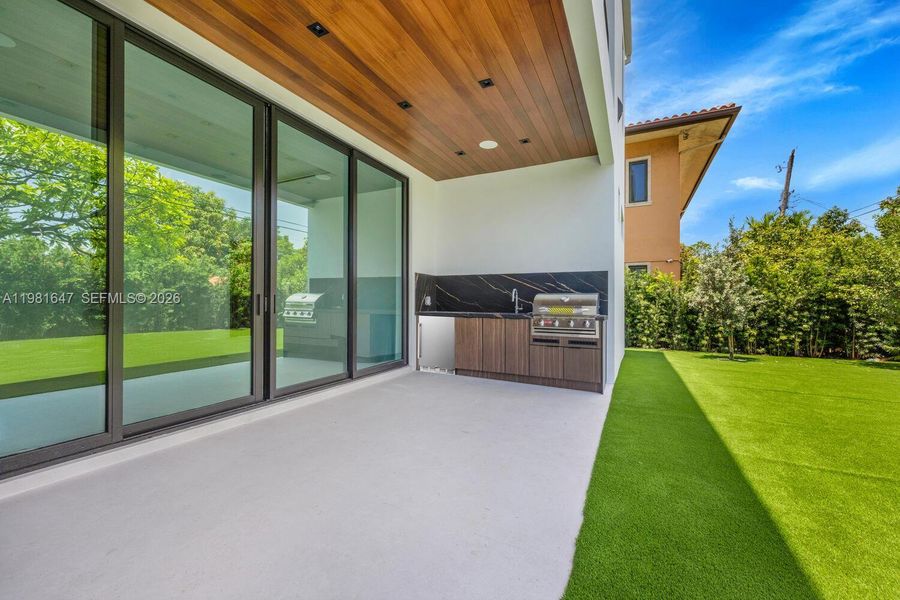 Exterior details and patio area of a home in , Miami (Image 43).