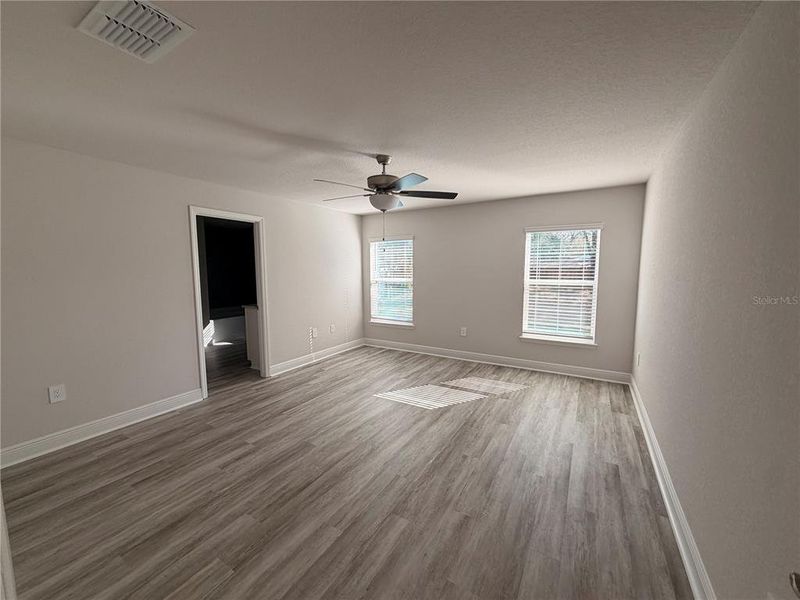 Spacious, unfurnished interior of a new home in , Lake Wales (Image 10).