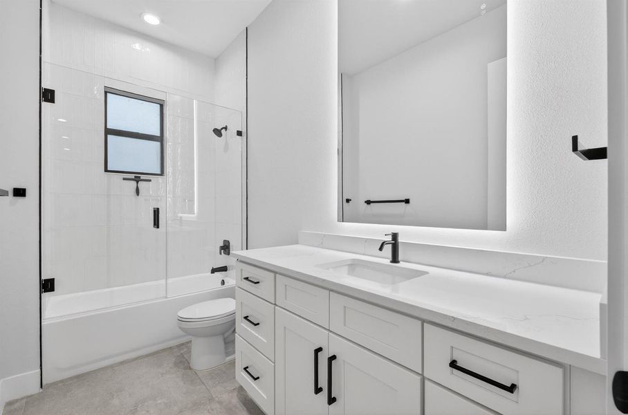 26 - Guest Bathroom 1 Tub Shower 26 - Guest Bathroom 1 Tub Shower