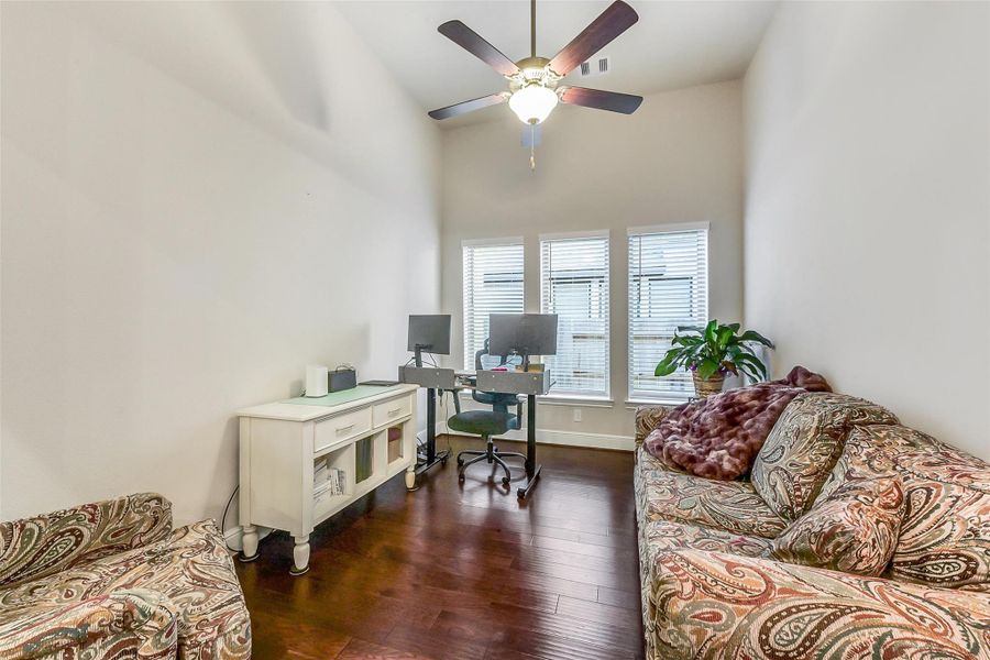 Furnished interior view inside a new home in ARTAVIA 65', Conroe (Image 36).