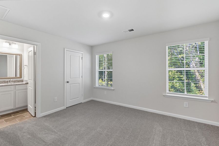 Representative unfurnished interior of a home built from the Palmetto II by McGuinn Homes in Clarke Townes, Anderson (Image 60).