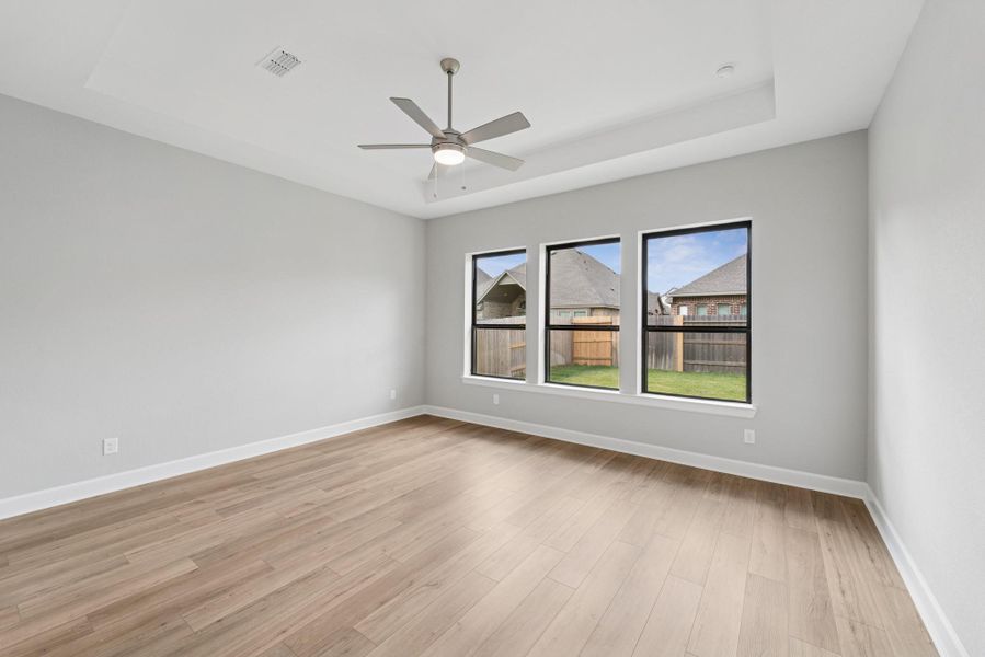 Spacious, unfurnished interior of a new home in The Meadows at Imperial Oaks, Conroe (Image 23).