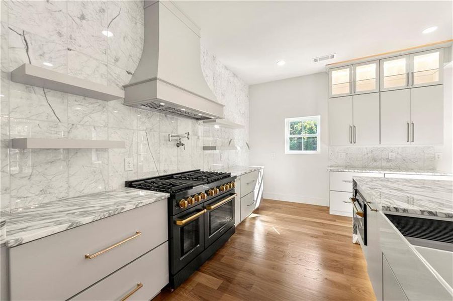 Furnished interior view inside a new home in , Atlanta (Image 7).