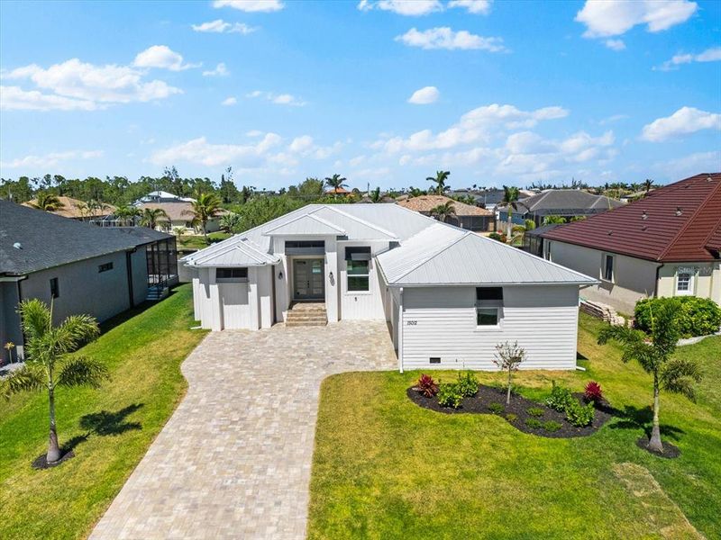 Exterior details and patio area of a home in , Port Charlotte (Image 32).