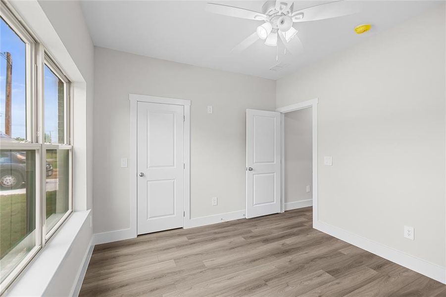 Spacious, unfurnished interior of a new home in , Tom Bean (Image 24).