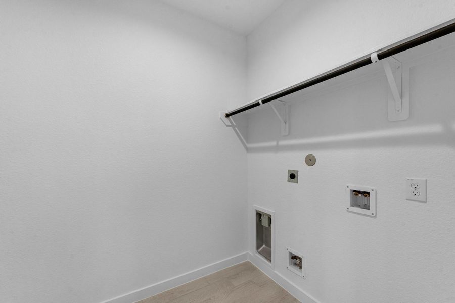 Spacious, unfurnished interior of a new home in Cypresswood Landing, Humble (Image 24).