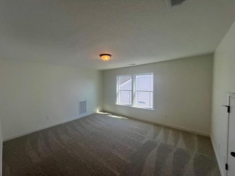 Spacious, unfurnished interior of a new home in Cleveland Meadows, Spartanburg (Image 15).