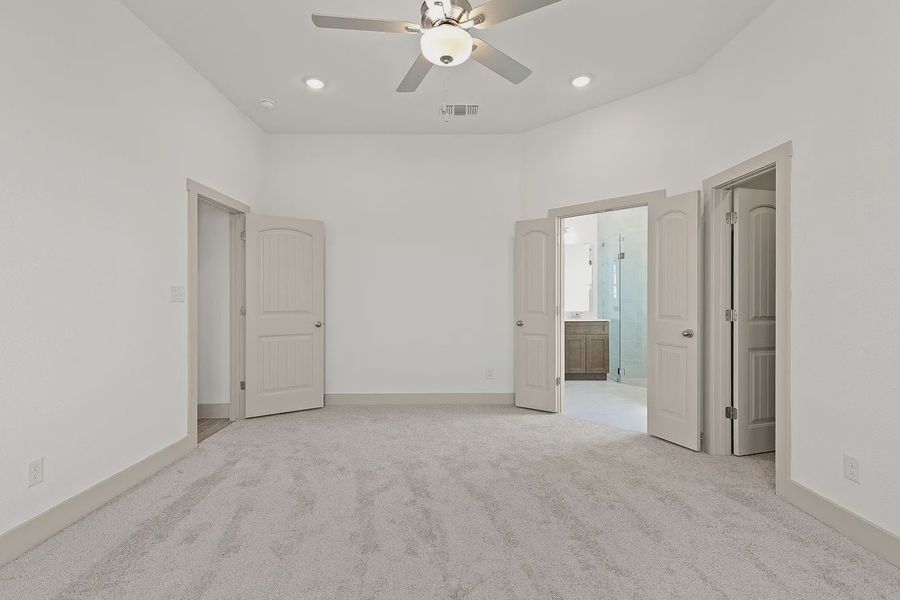 Spacious, unfurnished interior of a new home in Enclave at Cele, Pflugerville (Image 28).