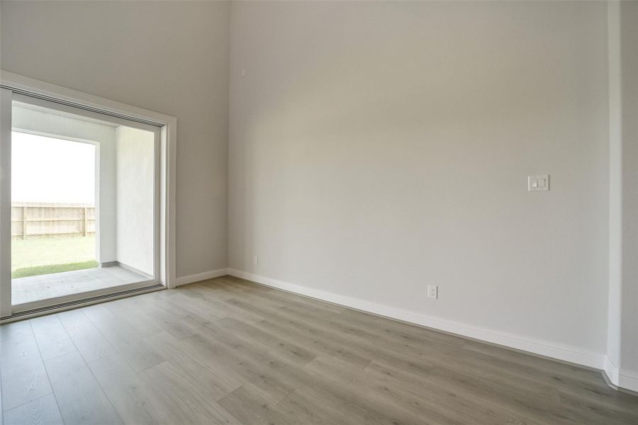 Spacious, unfurnished interior of a new home in Del Bello Lakes 60', Manvel (Image 40). Spacious, unfurnished interior of a new home in Del Bello Lakes 60', Manvel (Image 40).