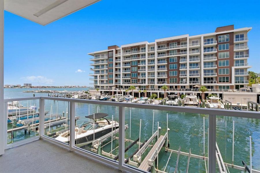 Condo located in Clearwater, FL showcasing its design and architecture (Image 32). Condo located in Clearwater, FL showcasing its design and architecture (Image 32).