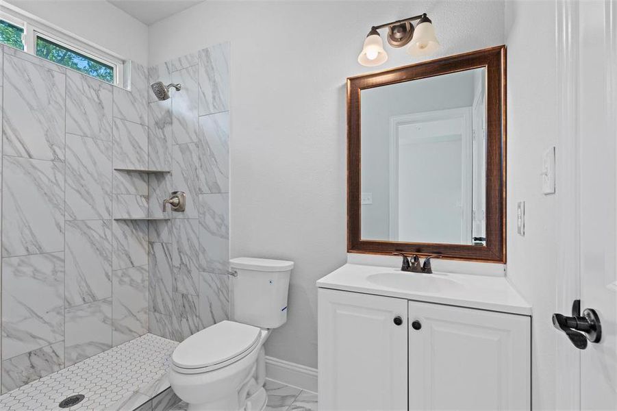 Furnished interior view inside a new home in , Dallas (Image 10).