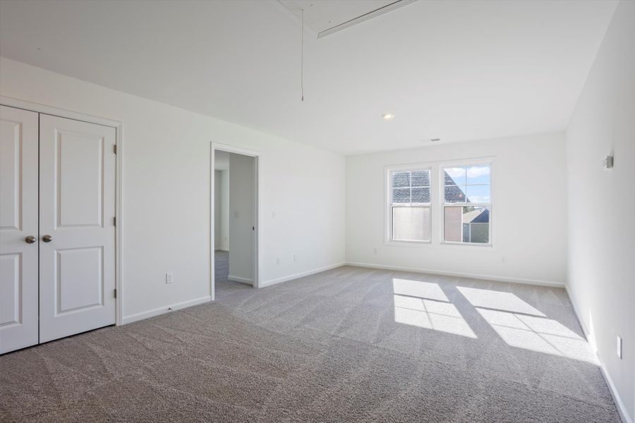 Spacious, unfurnished interior of a new home in Portrait Hills, Aiken (Image 20).