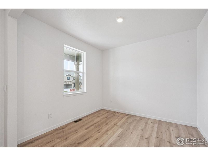 Spacious, unfurnished interior of a new home in Hansen Farm, Fort Collins (Image 20).