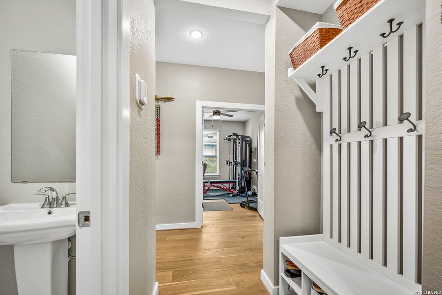 Furnished interior view inside a new home in Meyer Ranch, New Braunfels (Image 10).