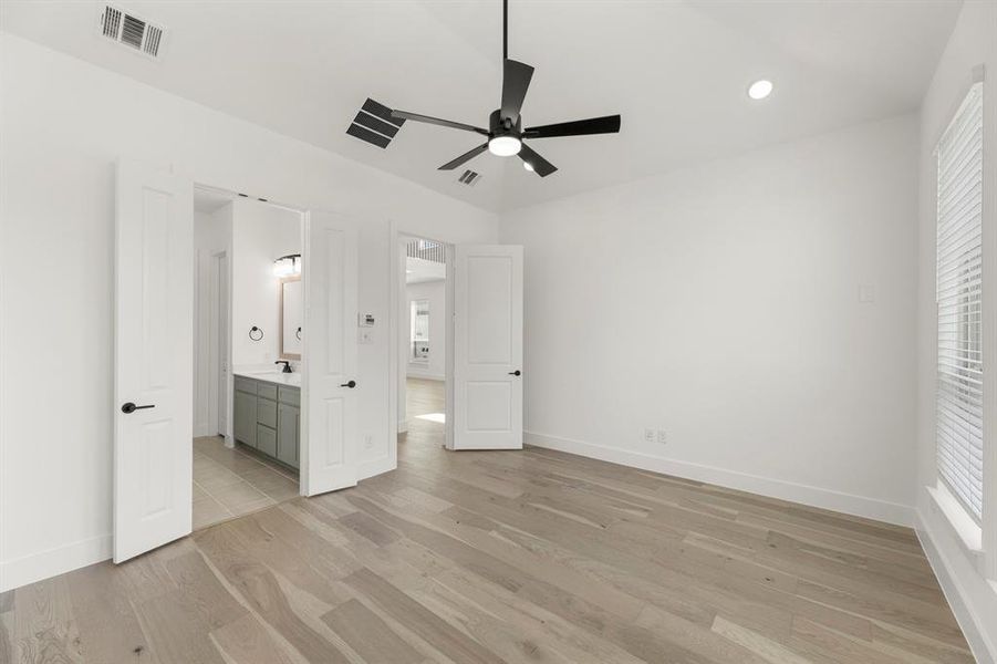 17. 817 Meadow Springs - Primary (2)