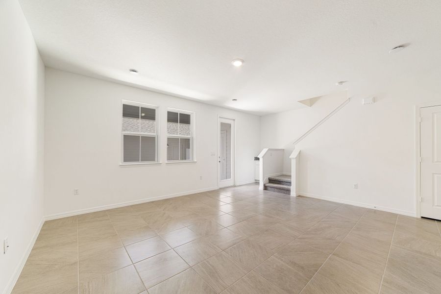 Spacious, unfurnished interior of a new home in Aulin Square, Oviedo (Image 25).