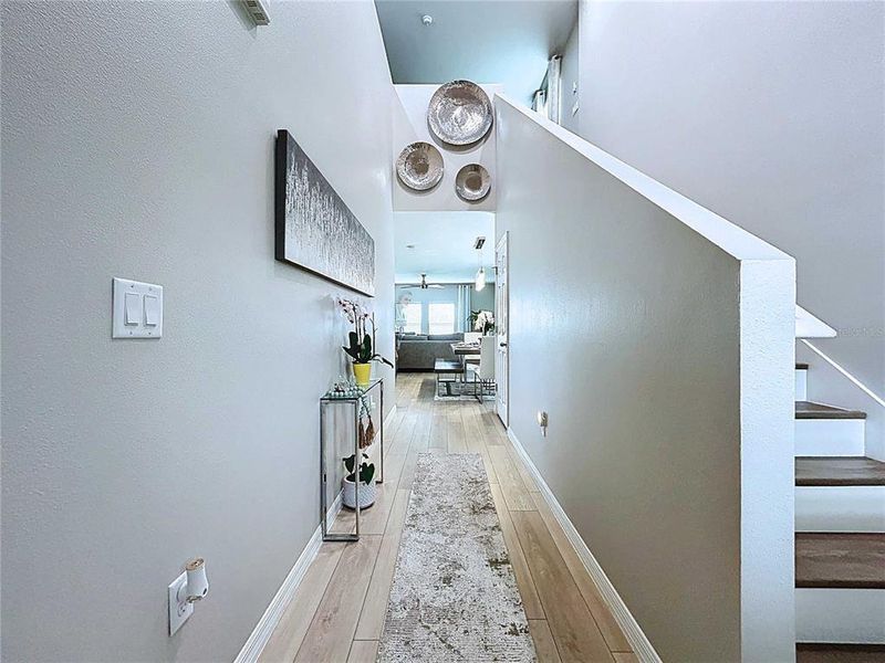 High Ceiling Entry High Ceiling Entry