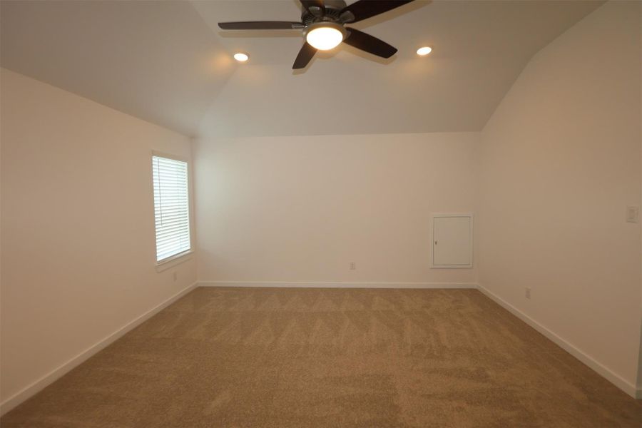 Spacious, unfurnished interior of a new home in Summerview, Fulshear (Image 28). Spacious, unfurnished interior of a new home in Summerview, Fulshear (Image 28).
