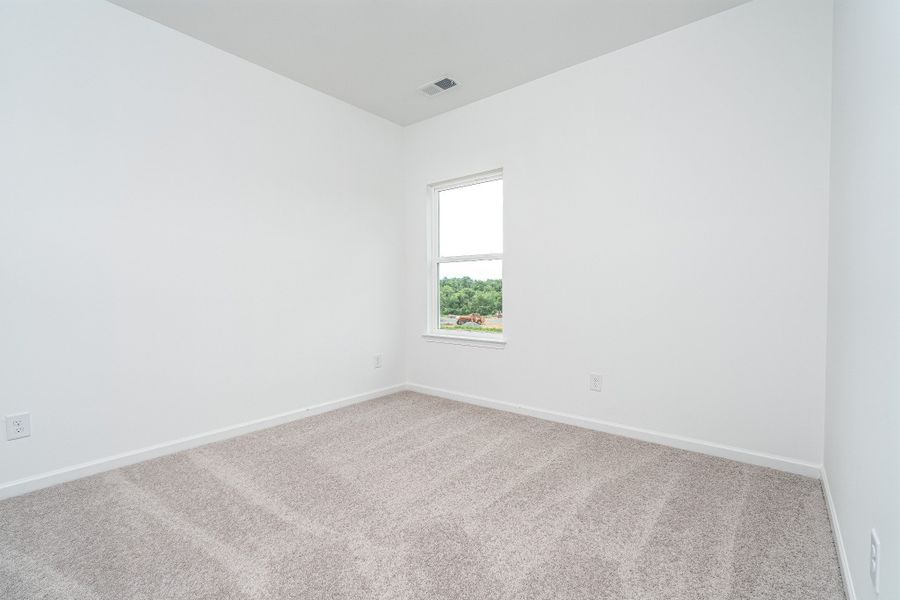 Spacious, unfurnished interior of a new home in Ridgewood, Shelbyville (Image 36).