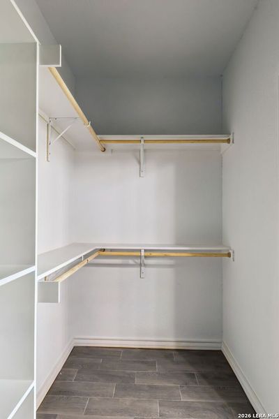 Spacious, unfurnished interior of a new home in , Natalia (Image 15).