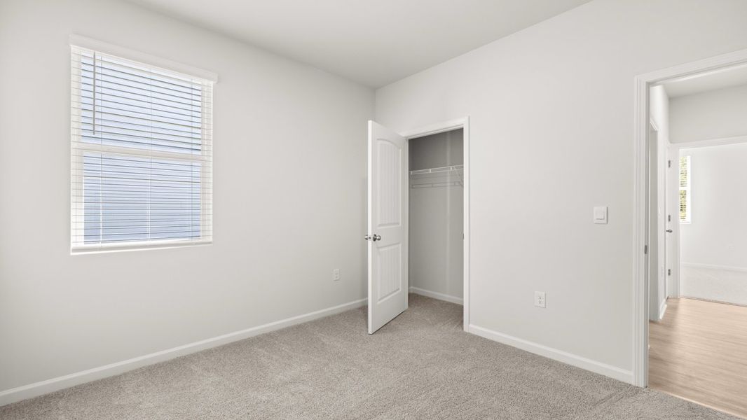 Representative unfurnished interior of a home built from the Aria by D.R. Horton in Oakleigh Glen, Dallas (Image 30).
