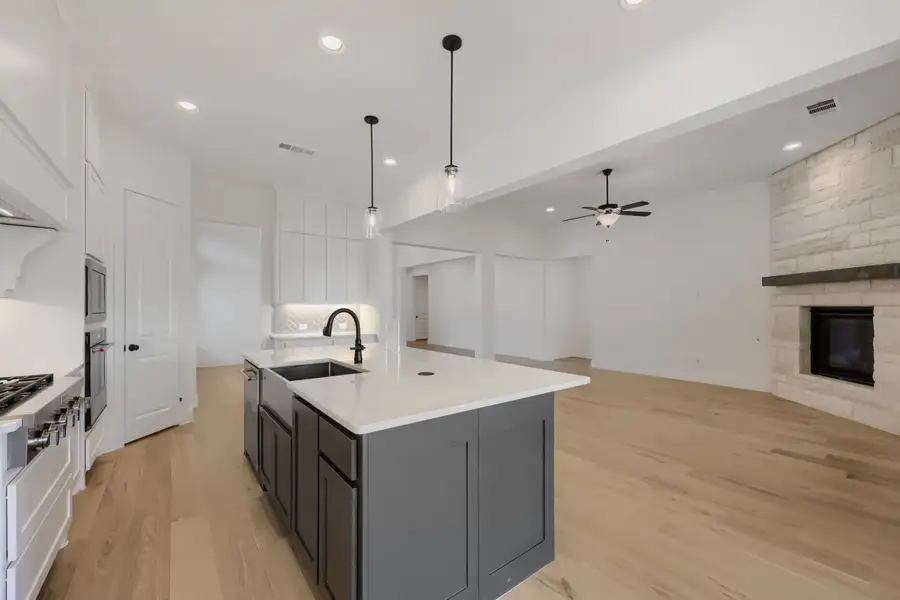 501 Splitrock - Kitchen