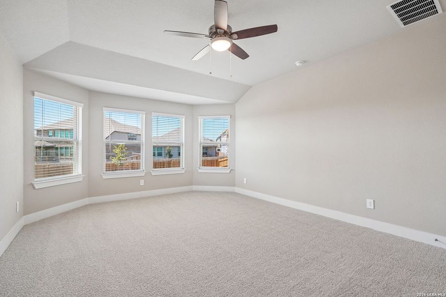Spacious, unfurnished interior of a new home in Arcadia Ridge - Classic Series, San Antonio (Image 43).