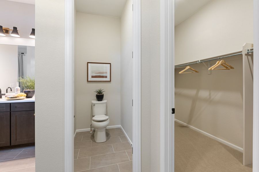 Representative furnished interior of a home built from the 5002 by Risewell Homes in The Estates Collection at Murphy Creek, Aurora (Image 18).