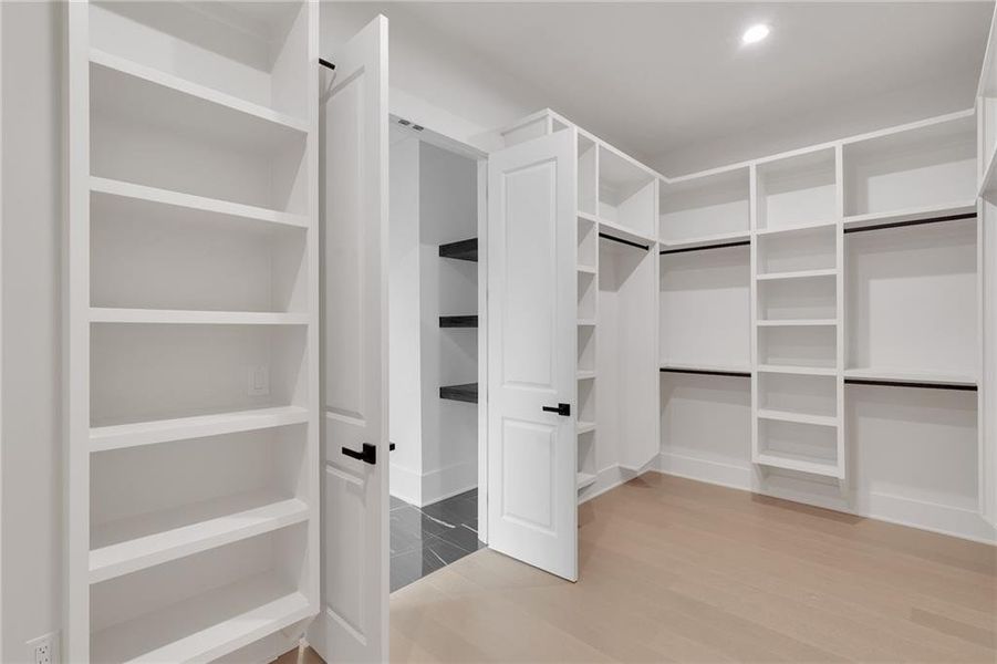 Furnished interior view inside a new home in , Grayson (Image 41).