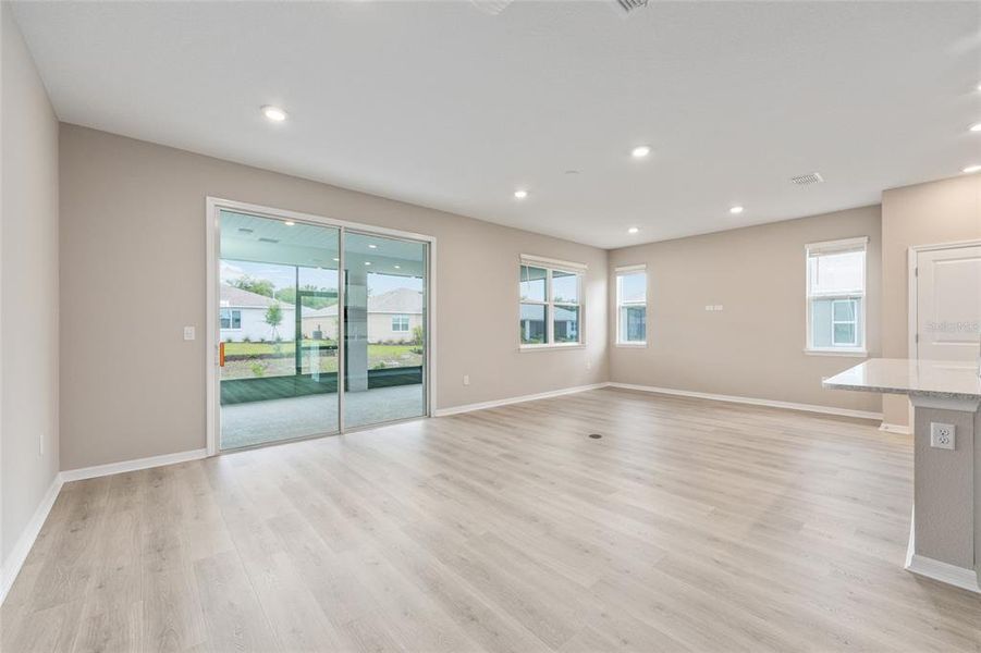 Spacious, unfurnished interior of a new home in , Ocala (Image 26).