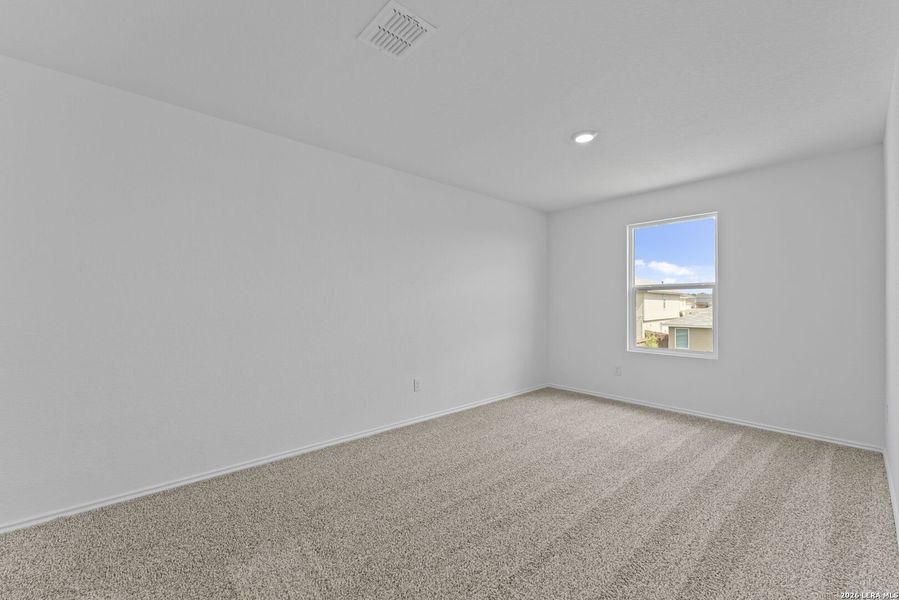 Spacious, unfurnished interior of a new home in Avenida, Converse (Image 32).