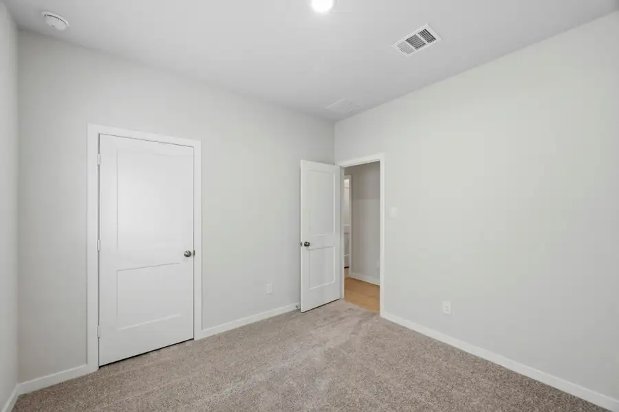 Spacious, unfurnished interior of a new home in Audubon, Magnolia (Image 15).