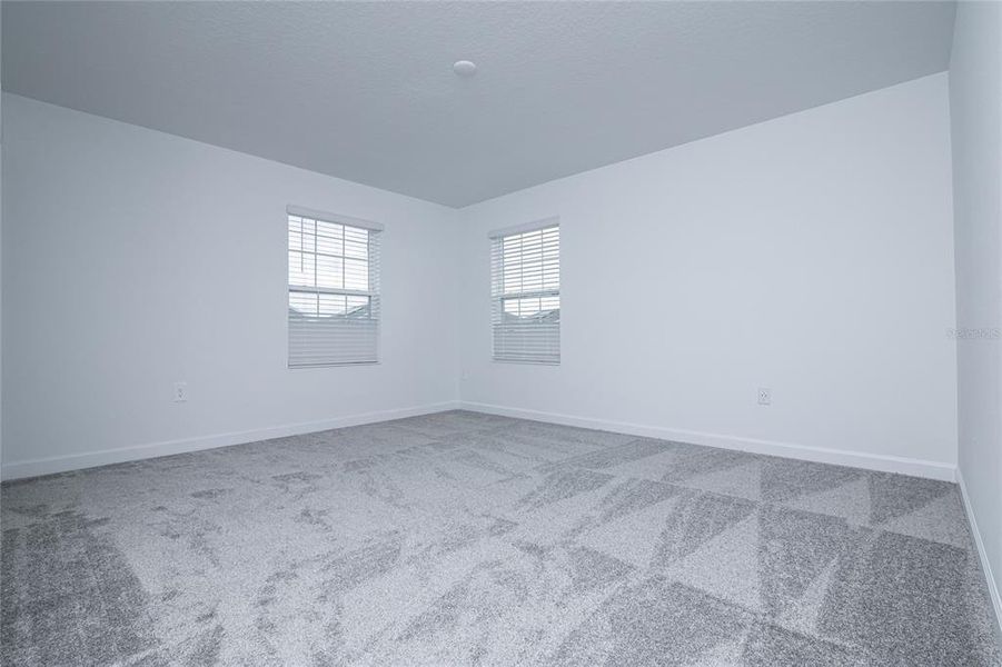 Spacious, unfurnished interior of a new home in , Orlando (Image 25).