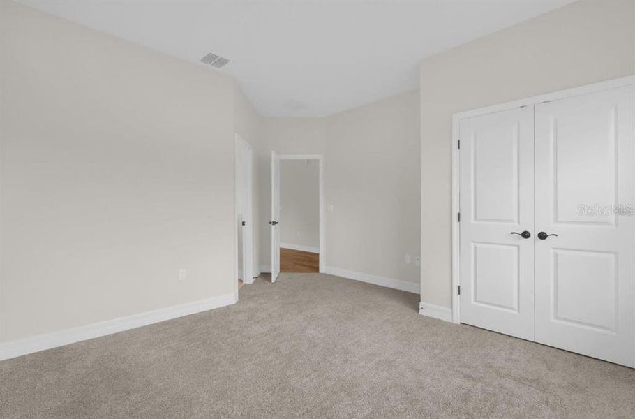 Spacious, unfurnished interior of a new home in , Ocala (Image 17).