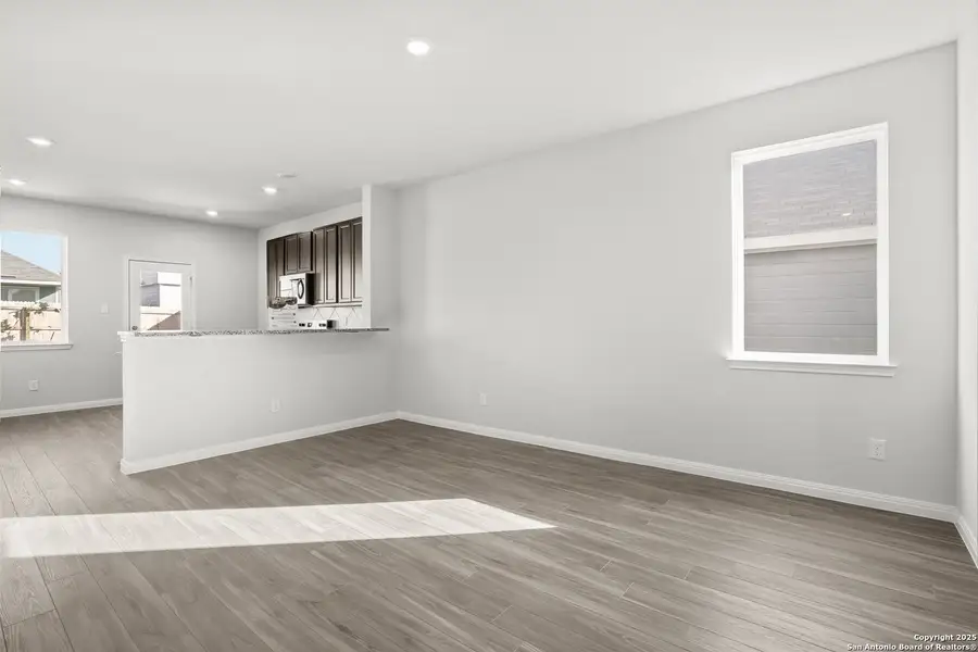 Spacious, unfurnished interior of a new home in Applewhite Meadows, San Antonio (Image 10).