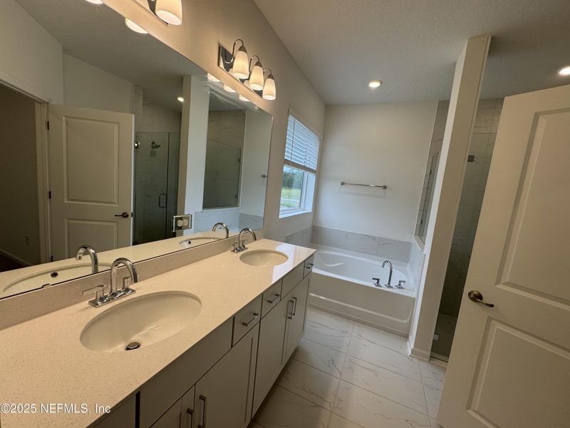 Furnished interior view inside a new home in Hyland Trail, Green Cove Springs (Image 6).