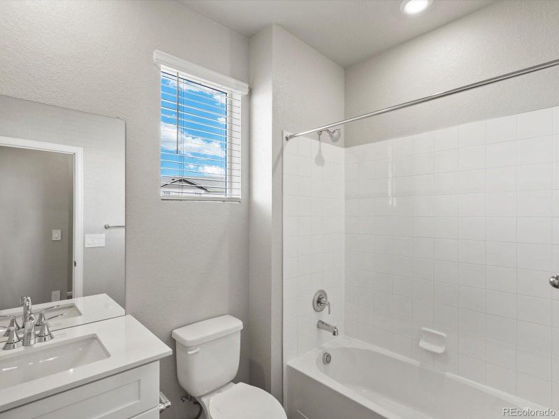 Furnished interior view inside a new home in Ridgeline Vista: The Flora Collection, Brighton (Image 8). Furnished interior view inside a new home in Ridgeline Vista: The Flora Collection, Brighton (Image 8).