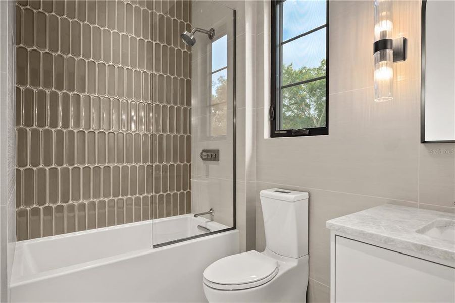 Furnished interior view inside a new home in , Winter Park (Image 15).