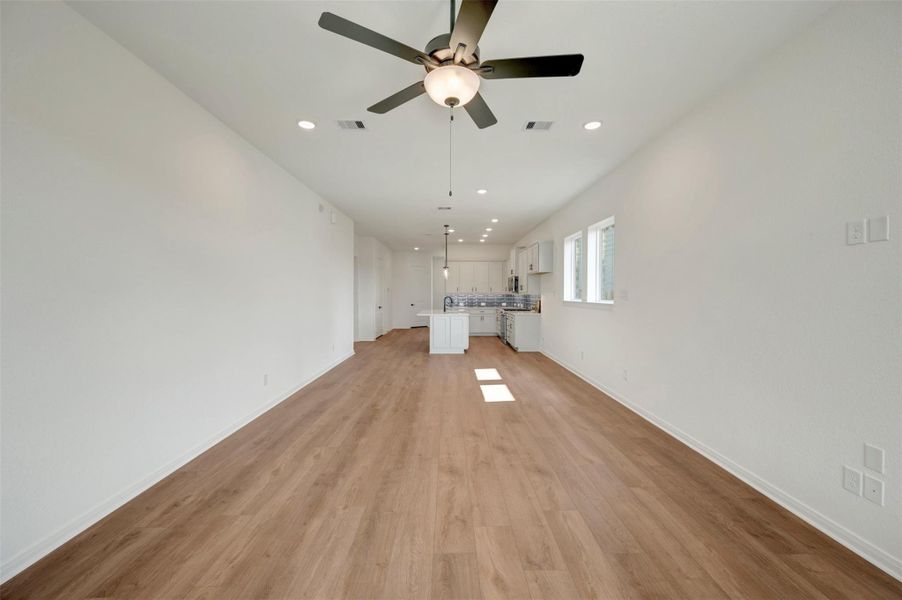 Spacious, unfurnished interior of a new home in The Grand Prairie - Meadow Collection, Hockley (Image 24).