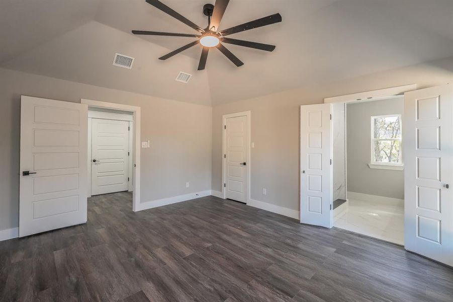 Spacious, unfurnished interior of a new home in , Alvarado (Image 22).