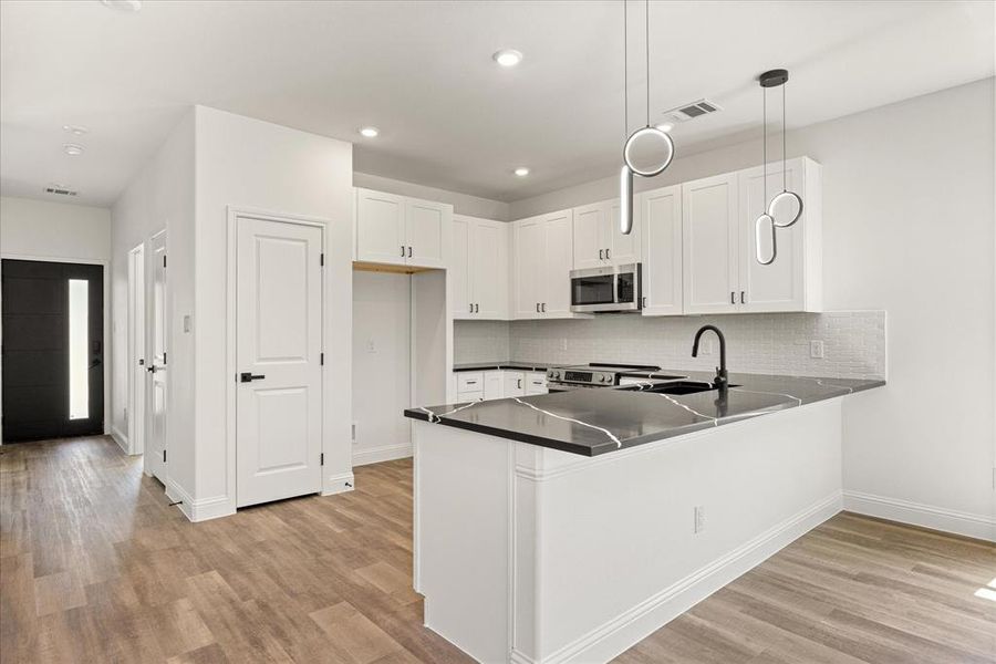 Furnished interior view inside a new home in , Granbury (Image 5). Furnished interior view inside a new home in , Granbury (Image 5).