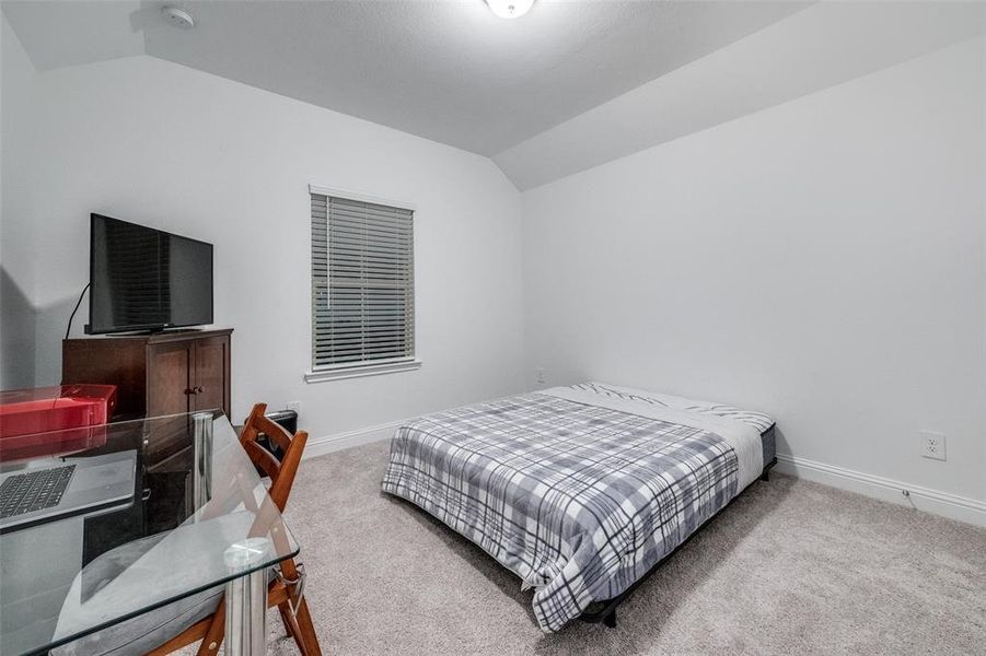 SECONDARY BEDROOM #1 WITH HIGH CEILINGS, 2" FAUX WOOD BLINDS