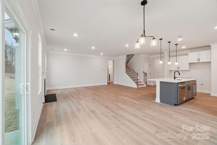 Spacious, unfurnished interior of a new home in Sylvan Creek, Denver (Image 11).