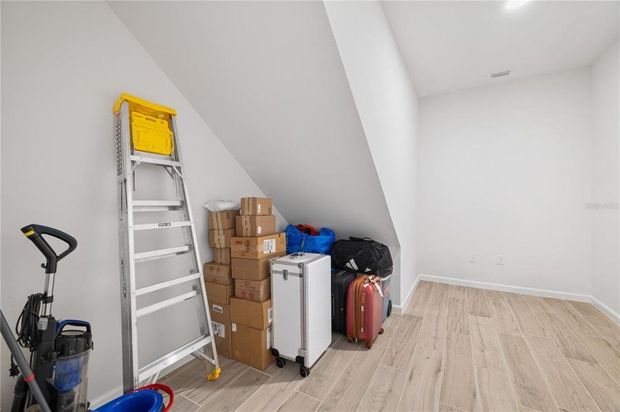 Furnished interior view inside a new home in , Winter Garden (Image 10).