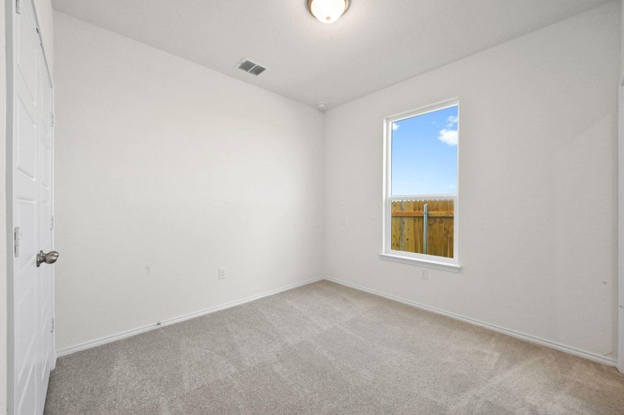 Spacious, unfurnished interior of a new home in Stoney Chase, Del Valle (Image 16).