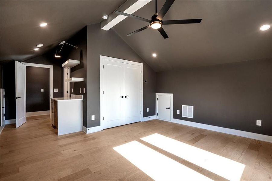 Spacious, unfurnished interior of a new home in Aster, Roswell (Image 23).